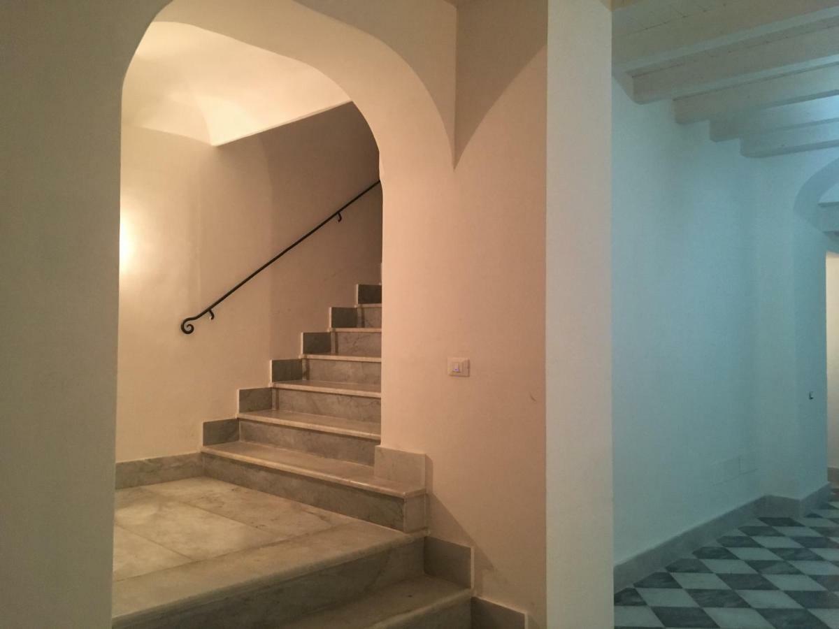 Discesa Delle Capre Studio Confort Palermo Exterior foto